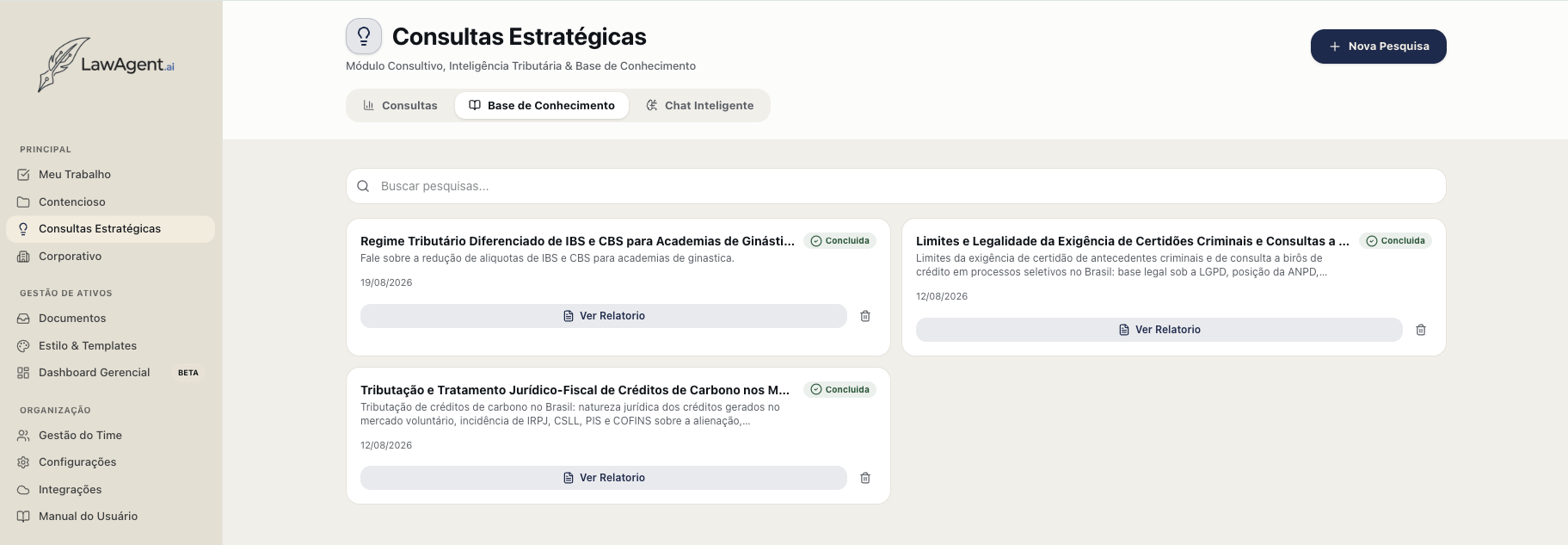 Tela “Base de Conhecimento” do LawAgent, listando pesquisas estratégicas concluídas.