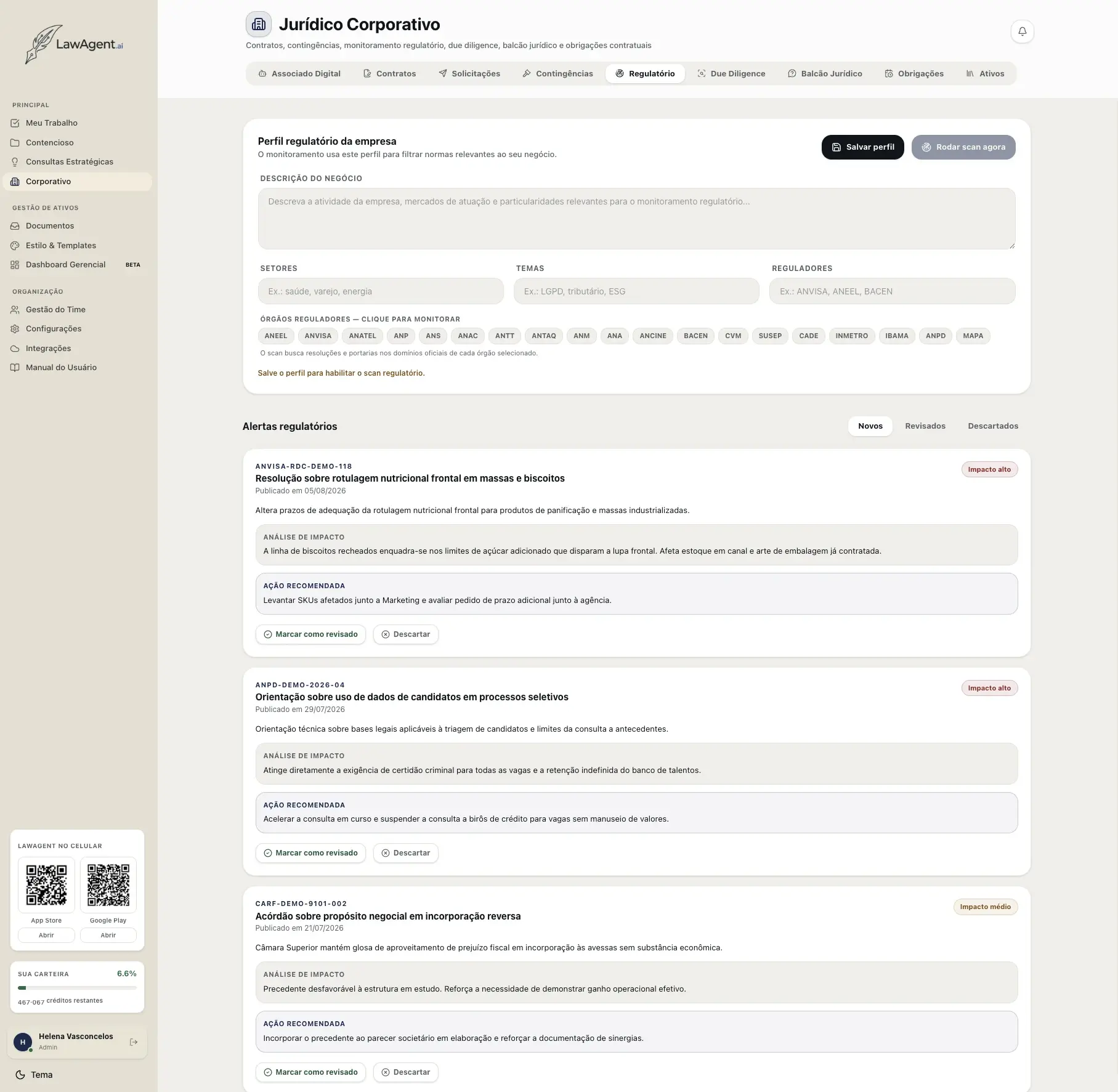 Aba Regulatório do módulo Corporativo, com o perfil regulatório da empresa, seleção de órgãos reguladores e alertas com análise de impacto e ação recomendada.